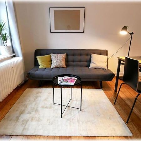 Gemuetlich - 2 Zimmer-Altbau, 24H Check-In Kiel Esterno foto