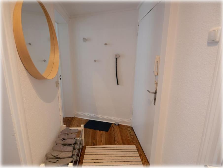 Gemuetlich - 2 Zimmer-Altbau, 24H Check-In Kiel Esterno foto