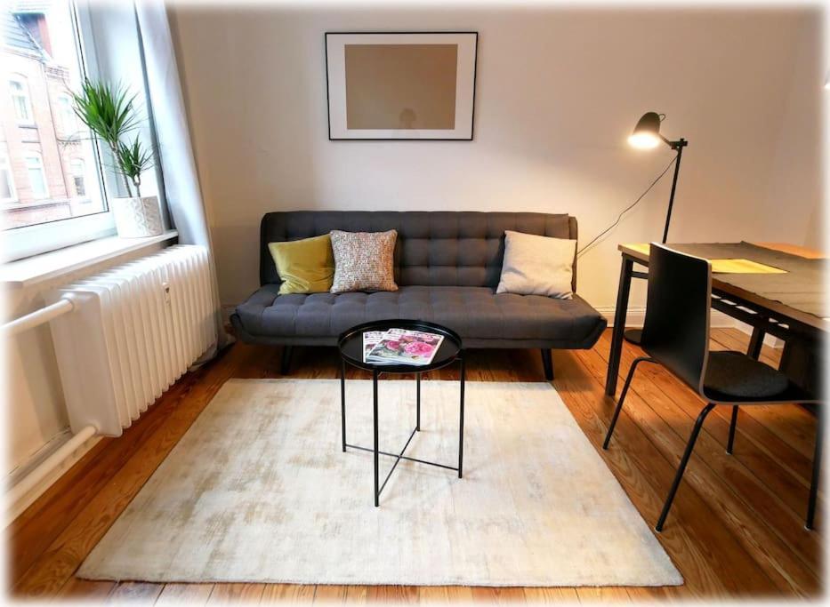 Gemuetlich - 2 Zimmer-Altbau, 24H Check-In Kiel Esterno foto